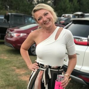 Meet your Posher, Lura